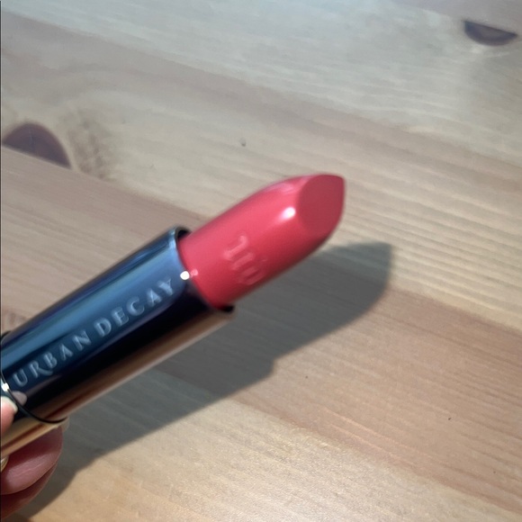 Urban Decay Comfort Matte Lipstick in Hitch Hike - Picture 2 of 3